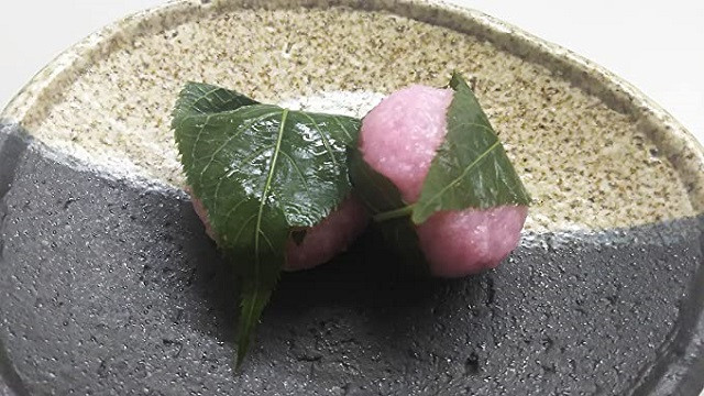 Amazon「桜餅」20個700円(1個35円)のイメージ