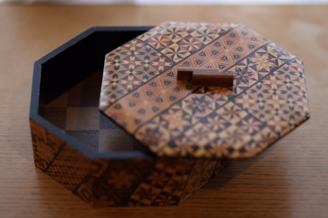 箱根寄木細工（はこねよせぎざいく）の画像