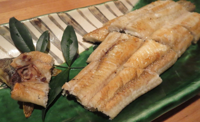 우나기 시라야키(白焼き) 또는 우나기 스야키(素焼き) 이미지