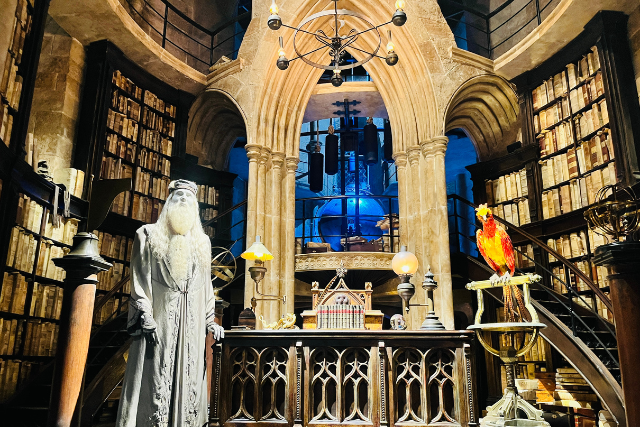 ห้องทำงานดัมเบิลดอร์กับนกฟินิกซ์