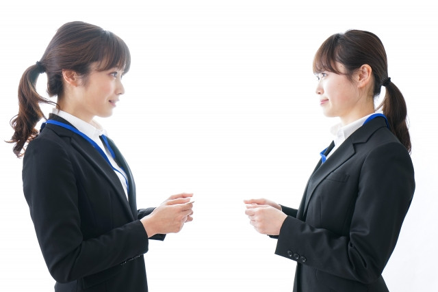 일본 비즈니스 매너 2단계: “명함 교환”, “좌석 매너” 이미지
