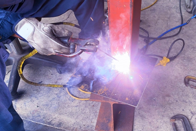 welder salary in japan