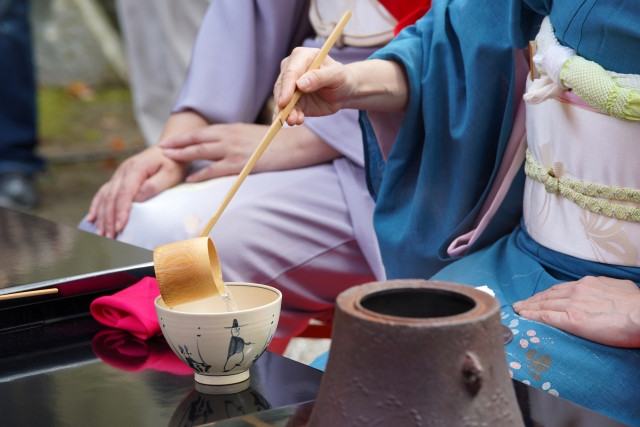 outdoor matcha tea ceremony practice while on cultural activities visa