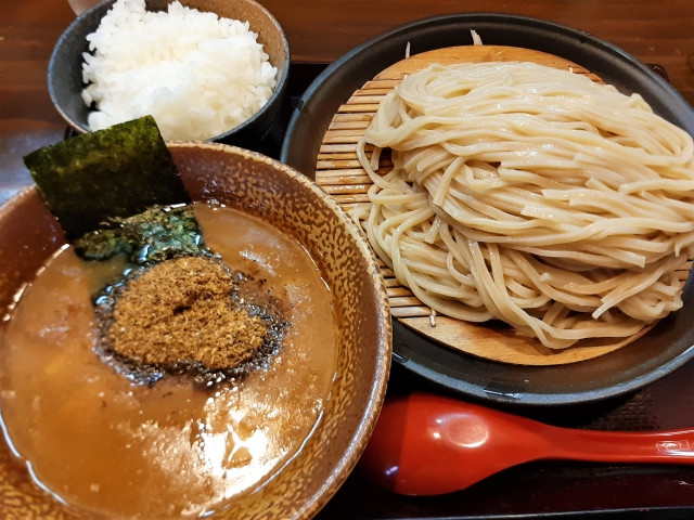 tsukemen with bowl of rice