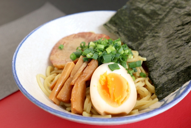 bowl of abura soba