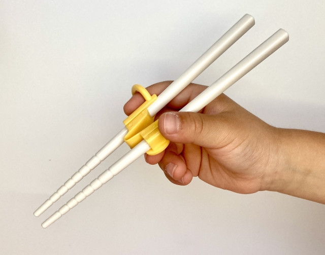 お箸の使い方のトレーニング方法の画像