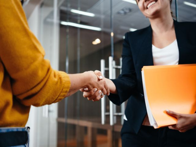 外国人がフリーランスとしてビザを取得するにはの画像