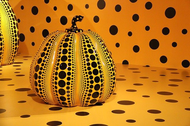 yayoi kusama's famous polka dots and pumpkin art