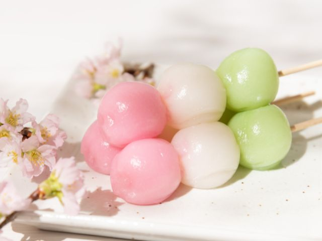 hanami dango with tricolored dango