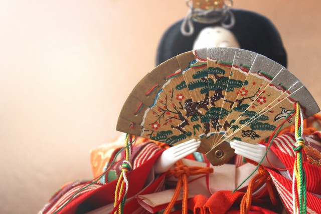 Imágenes de la cultura tradicional relacionadas con la comida, la ropa y la vivienda en Japón.