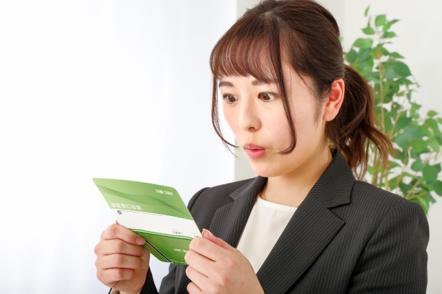 girl shocked by salary amount