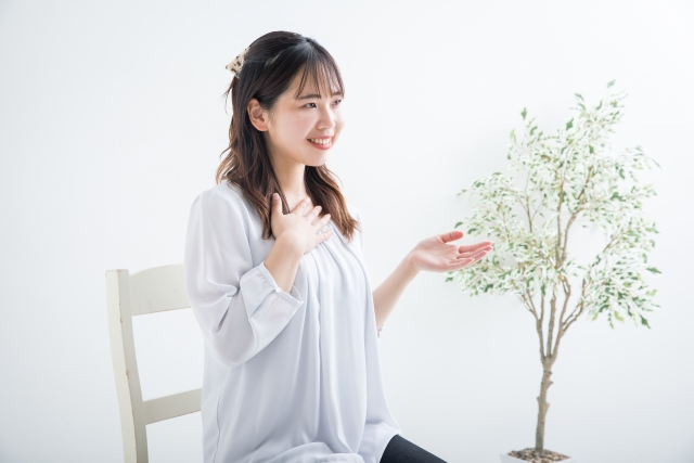 Imágenes de varias palabras de saludo para alguien que conoces por primera vez.