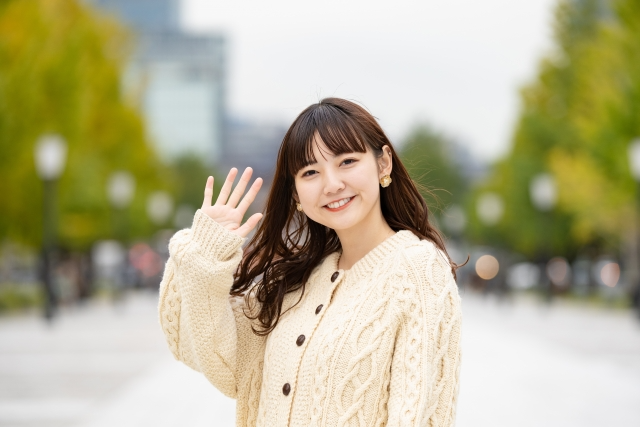 Imágenes de varias palabras de saludo al conocer a alguien.