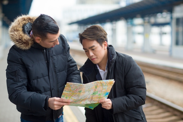 Imágenes de varias frases de uso frecuente distintas a los saludos.