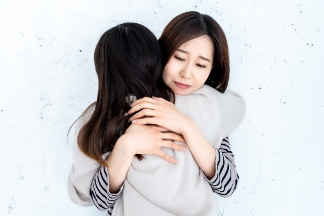 Imágenes de situaciones donde se usa sayounara.