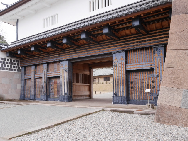 Puerta Hashizume en todo su esplendor reconstruido