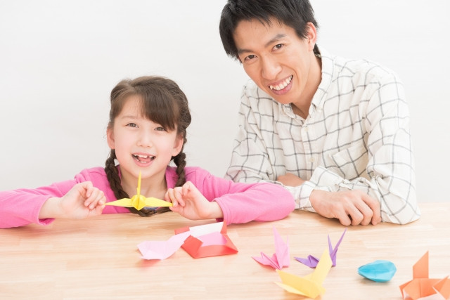 Imágenes de juegos japoneses usando origami.