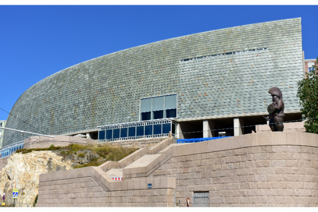 Domus-Casa del Hombre en Galicia, España, del arquitecto japonés Arata Isozaki