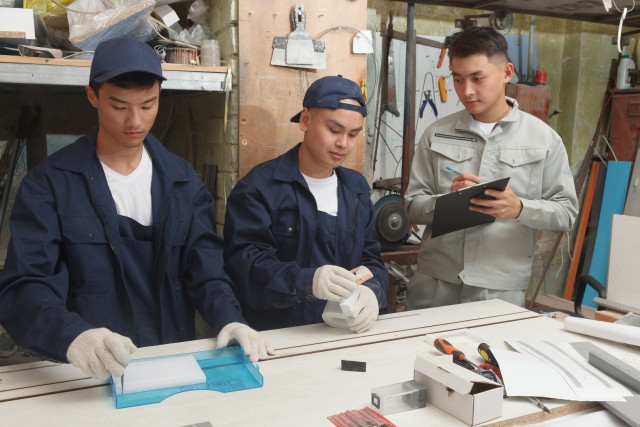 factory worker salary in japan