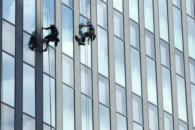 building cleaning job in japan