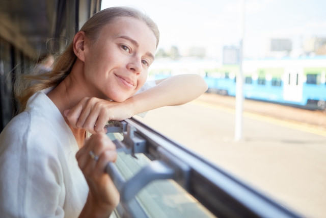 Imagen de cómo los extranjeros pueden utilizar cómodamente los trenes japoneses