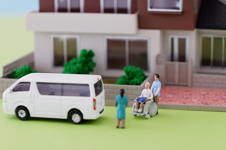 日本で外国人介護職員になるための4つの道の画像