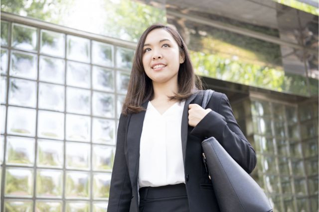 外国人留学生向け！業界研究のやり方に注意点はある？の画像