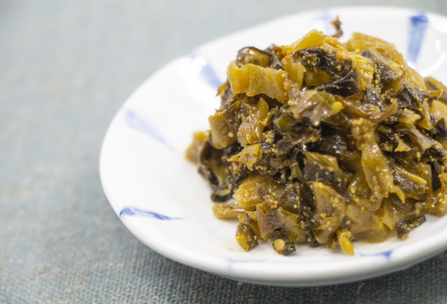 Another side dish of pickled takana.