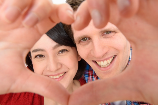 国際結婚に掛かる費用を抑える方法の画像