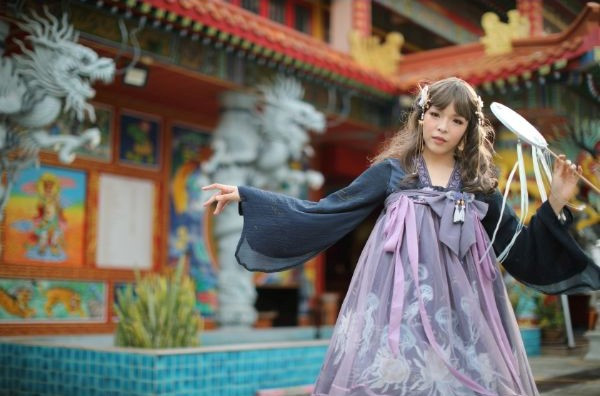 Chinese-style or Qi-style or Chuuka-style Lolita dress
