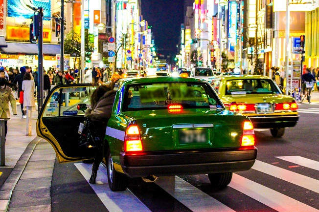 Manners and Precautions when Using Japanese Taxis