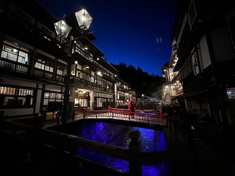 ginzan onsen in winter