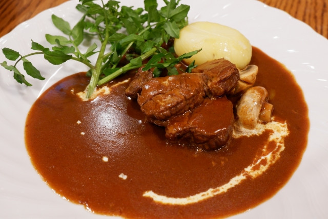  Biifu shichuu ビーフシチュー