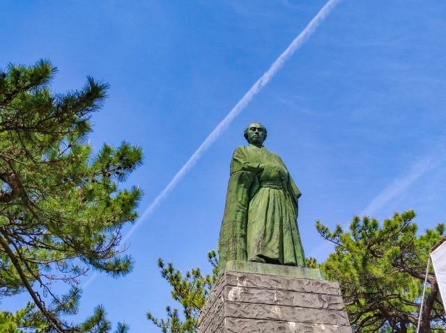 Westernisation and Major Wars in the Modern Period [1868-1945]