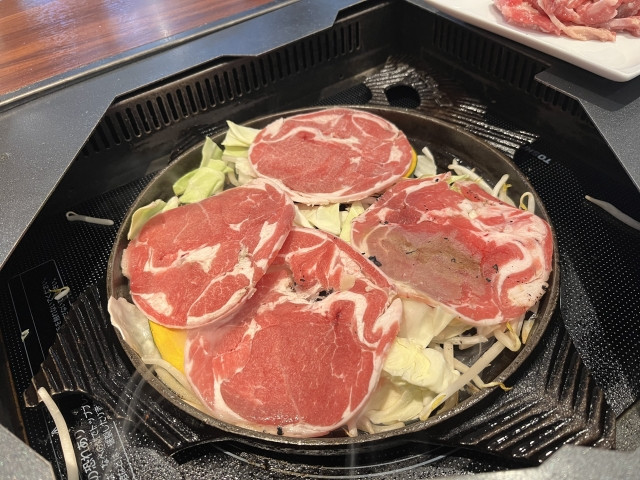 成吉思汗羊肉 (ジンギスカン)