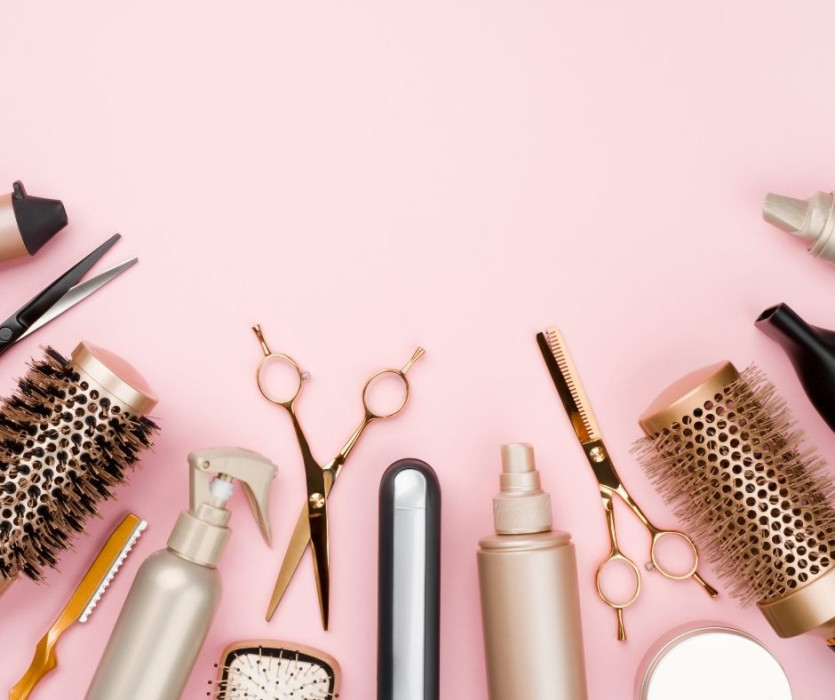 Tiệm cắt tóc ở Nhật