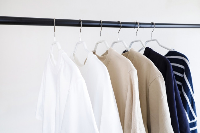 the average cost of clothing per month is 4,606 yen