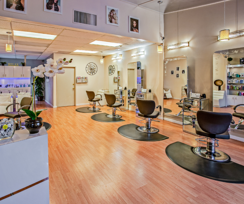 Tiệm cắt tóc ở Nhật